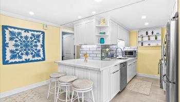 Sunset Lakeview condo # A/PH2, Honolulu, Hawaii - photo 4 of 23