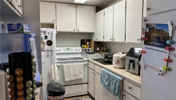 Sunset Lakeview condo # B404, Honolulu, Hawaii - photo 2 of 11