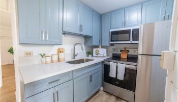 Sunset Lakeview condo # B909, Honolulu, Hawaii - photo 3 of 21