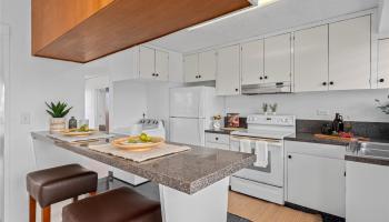 Hi-Sierra Apts The condo # 601, Honolulu, Hawaii - photo 5 of 23