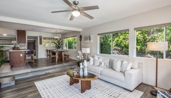 3376  Ala Laulani Street Salt Lake, Honolulu home - photo 4 of 8