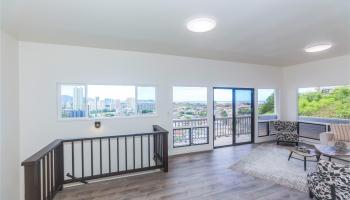 3402  Ala Hinalo Place Salt Lake, Honolulu home - photo 5 of 25