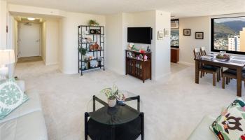 Windsor The condo # 4202, Honolulu, Hawaii - photo 4 of 25