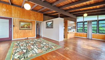 3537  Kumuwai Place Manoa-upper, Honolulu home - photo 2 of 25