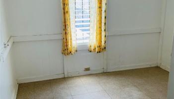 37 Kauila St Honolulu - Multi-family - photo 6 of 9