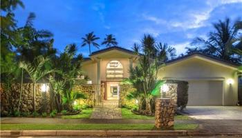 37 Nawiliwili St Triangle, Hawaii Kai home - photo 2 of 25 37 Nawiliwili St Triangle, Hawaii Kai home - photo 2 of 25