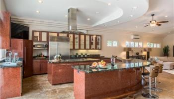 37 Nawiliwili St Triangle, Hawaii Kai home - photo 5 of 25