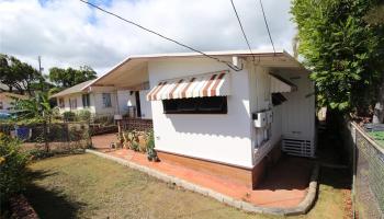 3720  Mahina Ave Kaimuki, Diamond Head home - photo 2 of 14