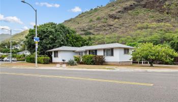 393 Hind Drive Aina Haina Area, Diamond Head home - photo 3 of 23 393 Hind Drive Aina Haina Area, Diamond Head home - photo 3 of 23