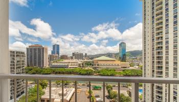 Villa On Eaton Square condo # 1410, Honolulu, Hawaii - photo 6 of 21