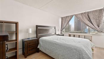 Villa On Eaton Square condo # 1705, Honolulu, Hawaii - photo 6 of 16