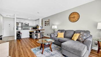 Villa On Eaton Square condo # 1711, Honolulu, Hawaii - photo 5 of 25