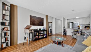 Villa On Eaton Square condo # 1711, Honolulu, Hawaii - photo 6 of 25