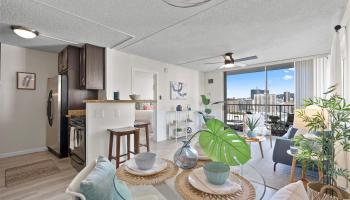 Villa On Eaton Square condo # 2014, Honolulu, Hawaii - photo 3 of 25