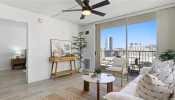 Villa On Eaton Square condo # 2014, Honolulu, Hawaii - photo 3 of 25