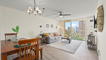 Villa On Eaton Square condo # 2211, Honolulu, Hawaii - photo 2 of 24