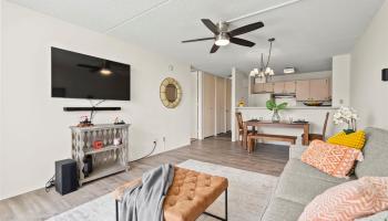 Villa On Eaton Square condo # 2211, Honolulu, Hawaii - photo 3 of 24