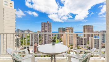 Villa on Eaton Square condo # 2807, Honolulu, Hawaii - photo 3 of 25