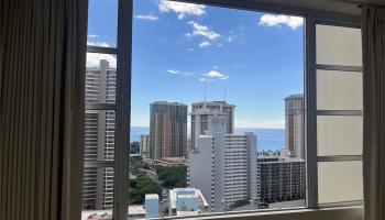 Villa On Eaton Square condo # 2815, Honolulu, Hawaii - photo 4 of 25