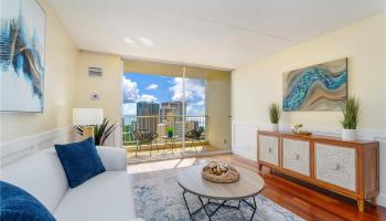 Villa On Eaton Square condo # 3009, Honolulu, Hawaii - photo 5 of 25