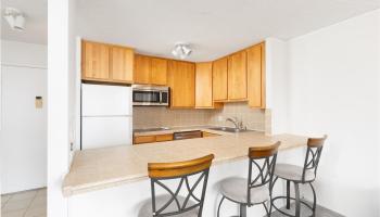 Villa On Eaton Square condo # 3015, Honolulu, Hawaii - photo 4 of 16