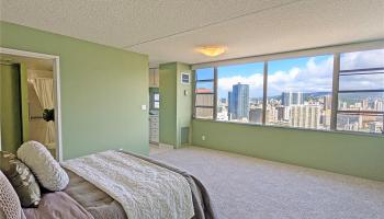 Villa On Eaton Square condo # 3306, Honolulu, Hawaii - photo 1 of 16