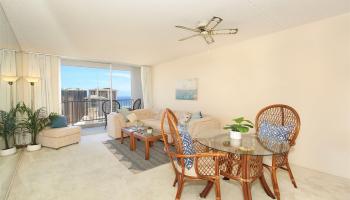 Villa On Eaton Square condo # 3605, Honolulu, Hawaii - photo 4 of 21