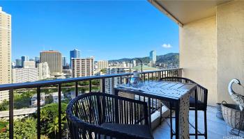 Chateau Waikiki condo # 1810, Honolulu, Hawaii - photo 5 of 23 Chateau Waikiki condo # 1810, Honolulu, Hawaii - photo 5 of 23