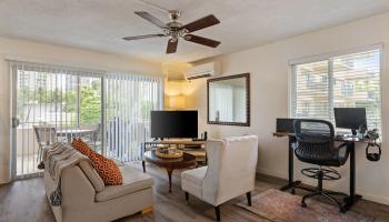 411 Kaiolu Inc condo # 302, Honolulu, Hawaii - photo 2 of 15