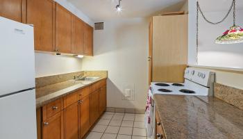 411 Kaiolu Inc condo # 504, Honolulu, Hawaii - photo 2 of 16