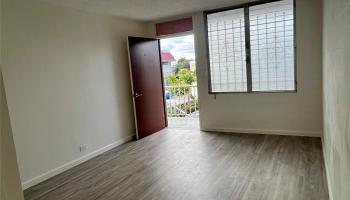 415 Liliha Court Lane Honolulu - Multi-family - photo 3 of 10