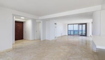 One Waterfront Tower condo # 3204, Honolulu, Hawaii - photo 4 of 24