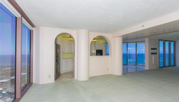 One Waterfront Tower condo # 4101, Honolulu, Hawaii - photo 5 of 25