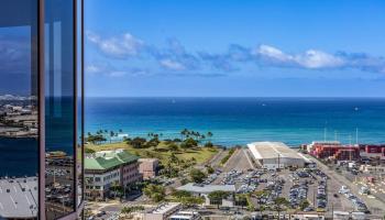 One Waterfront Tower condo # Makai 2504, Honolulu, Hawaii - photo 2 of 18