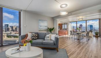 One Waterfront Tower condo # Makai 2504, Honolulu, Hawaii - photo 6 of 18