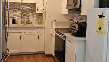 Sunset Towers condo # 1001, Honolulu, Hawaii - photo 6 of 11