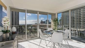 Sunset Towers condo # 1007, Honolulu, Hawaii - photo 5 of 20