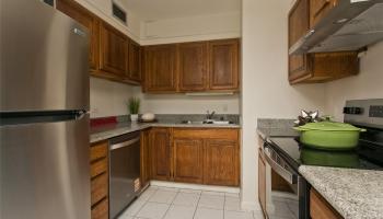 Sunset Towers condo # 1007, Honolulu, Hawaii - photo 6 of 20