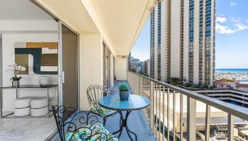 Sunset Towers condo # 1007, Honolulu, Hawaii - photo 5 of 20