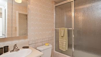 Sunset Towers condo #1305, Honolulu, Hawaii - photo 2 of 14 Sunset Towers condo #1305, Honolulu, Hawaii - photo 2 of 14