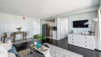 Sunset Towers condo # 1903, Honolulu, Hawaii - photo 4 of 18