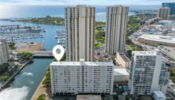 Atkinson Towers Inc condo # 204, Honolulu, Hawaii - photo 1 of 18