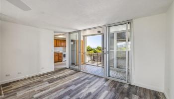 Atkinson Towers Inc condo # 607, Honolulu, Hawaii - photo 3 of 21