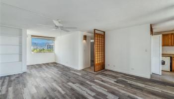 Atkinson Towers Inc condo # 607, Honolulu, Hawaii - photo 4 of 21