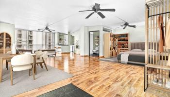 Atkinson Towers Inc condo # 806, Honolulu, Hawaii - photo 1 of 25