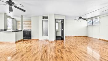 Atkinson Towers Inc condo # 806, Honolulu, Hawaii - photo 2 of 25