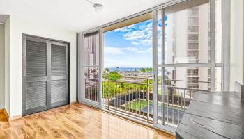 Atkinson Towers Inc condo # 806, Honolulu, Hawaii - photo 4 of 25