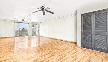 Atkinson Towers Inc condo # 806, Honolulu, Hawaii - photo 4 of 25