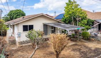 421 Dayton Lane Nuuanu-lower, Honolulu home - photo 2 of 25 421 Dayton Lane Nuuanu-lower, Honolulu home - photo 2 of 25