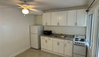 421 Lewers St Honolulu - Rental - photo 2 of 9